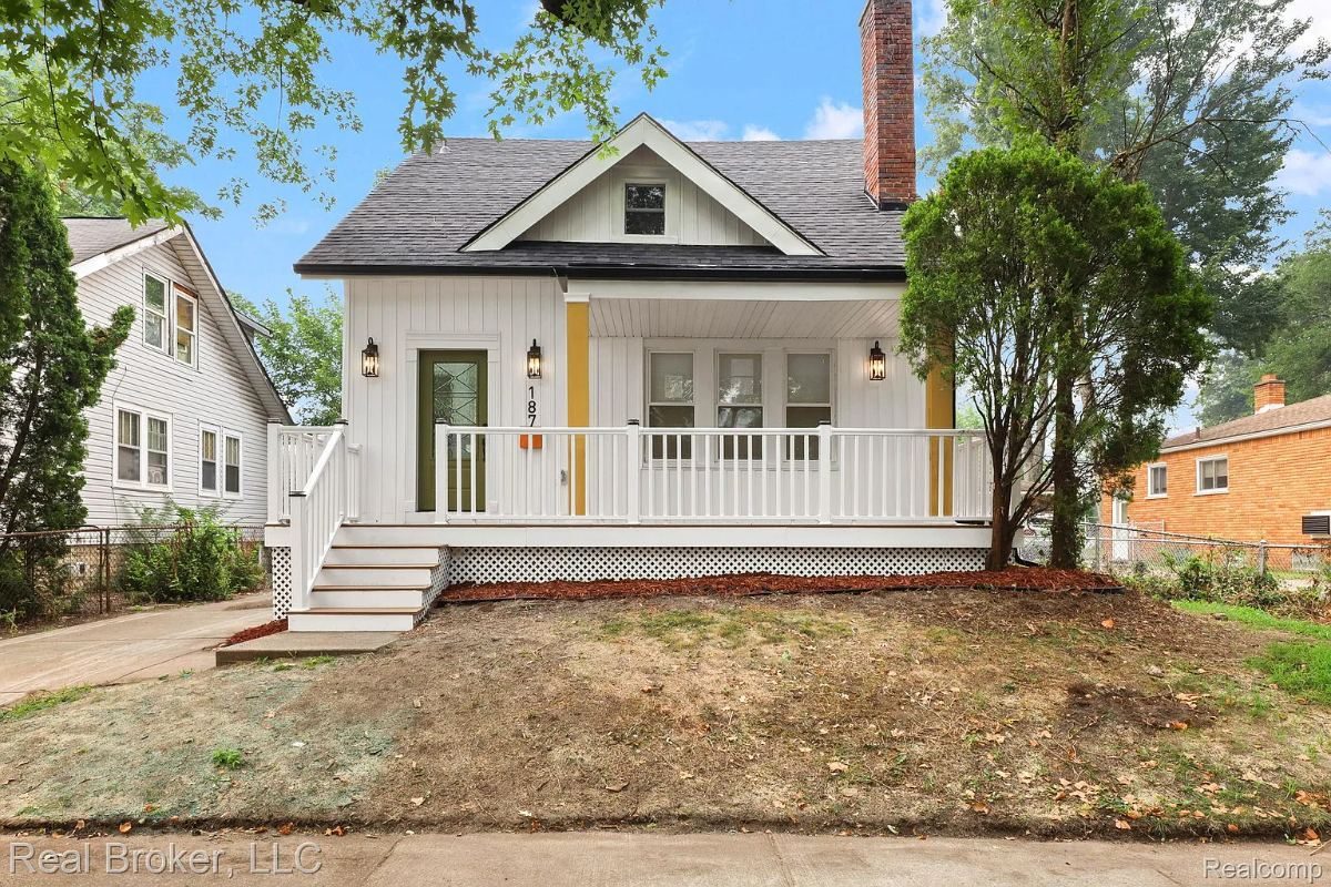 187 Leroy St renovada